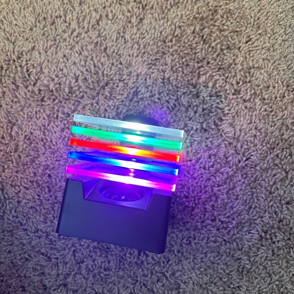 Light up Bluetooth speaker - Picture 1 of 3